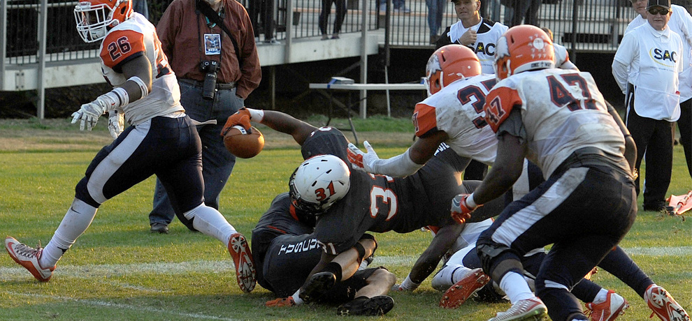Two-point conversion lifts Pioneers to 31-30 overtime win over Carson-Newman
