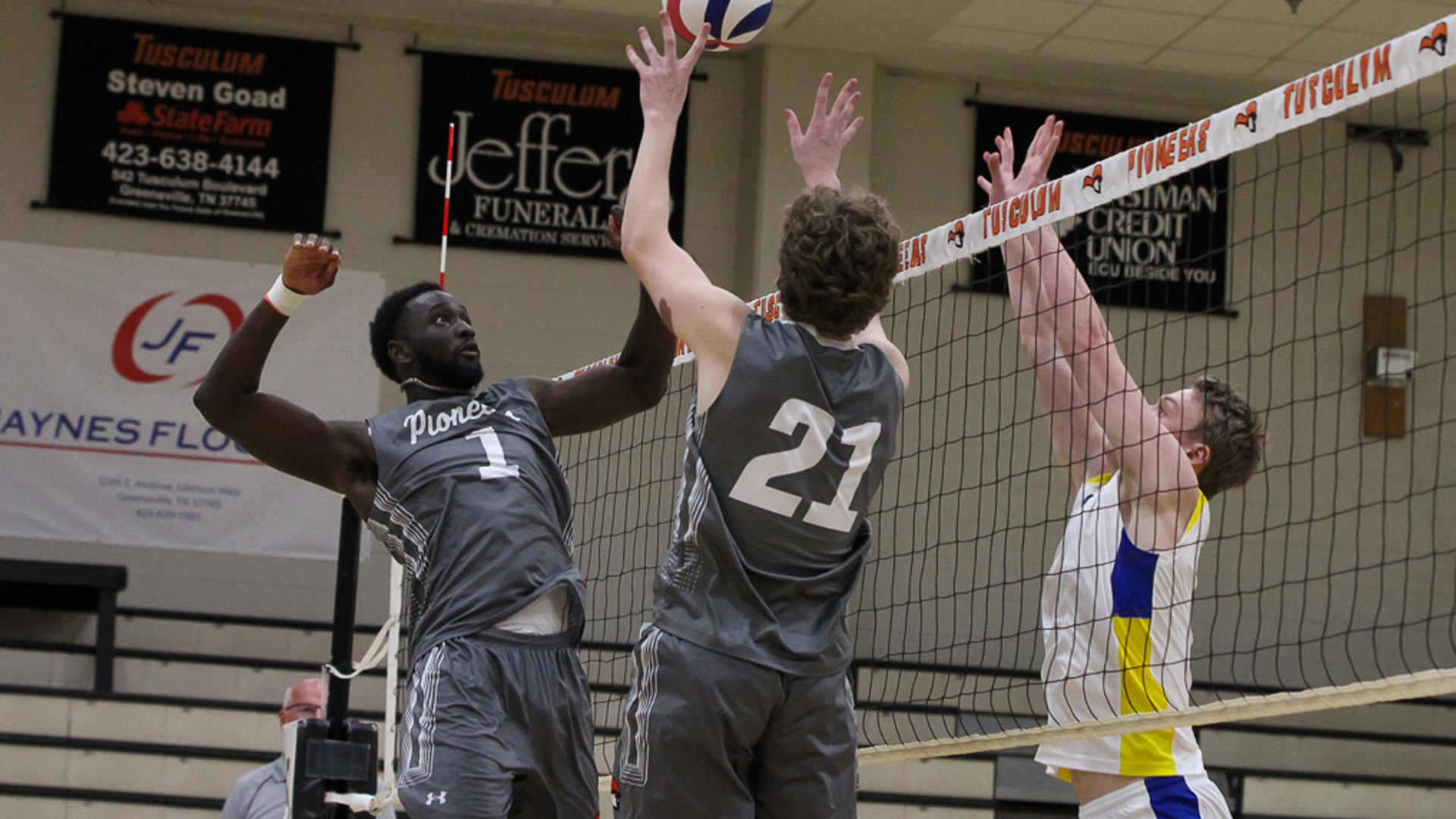 Pioneers force Wildcats to fifth set