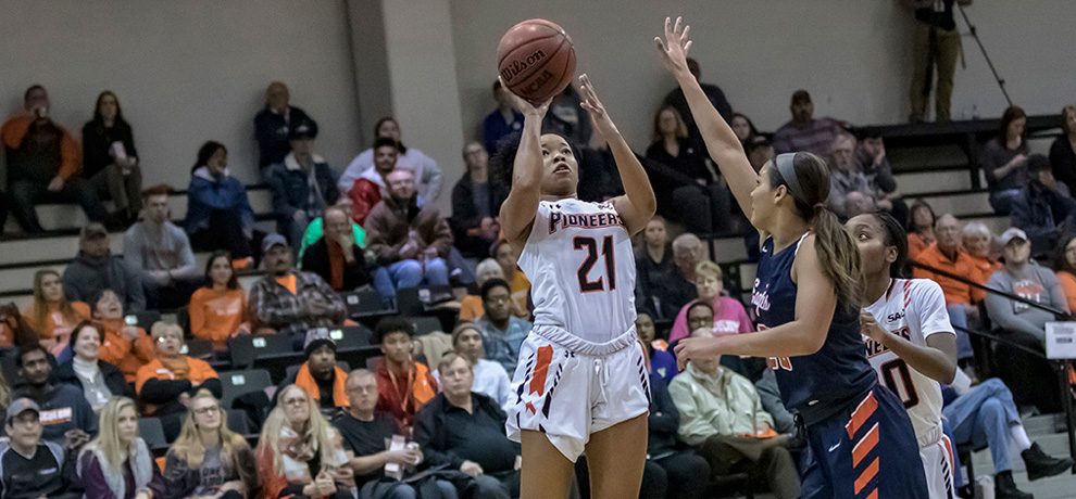 Callie Patterson scored 16 points for the Pioneers against Carson-Newman on Pack the Arena Night (photo by Chuck Williams)