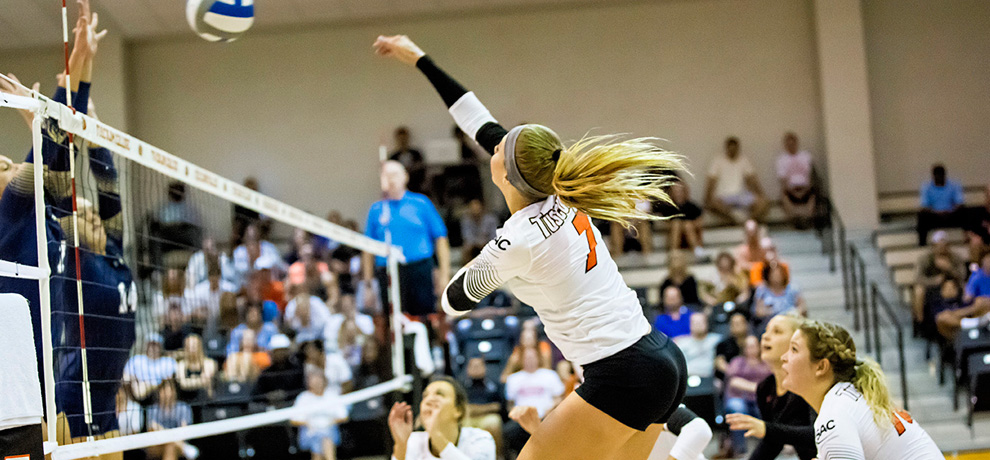Tusculum volleyball splits pair in opening day of SAC/PBC Crossover