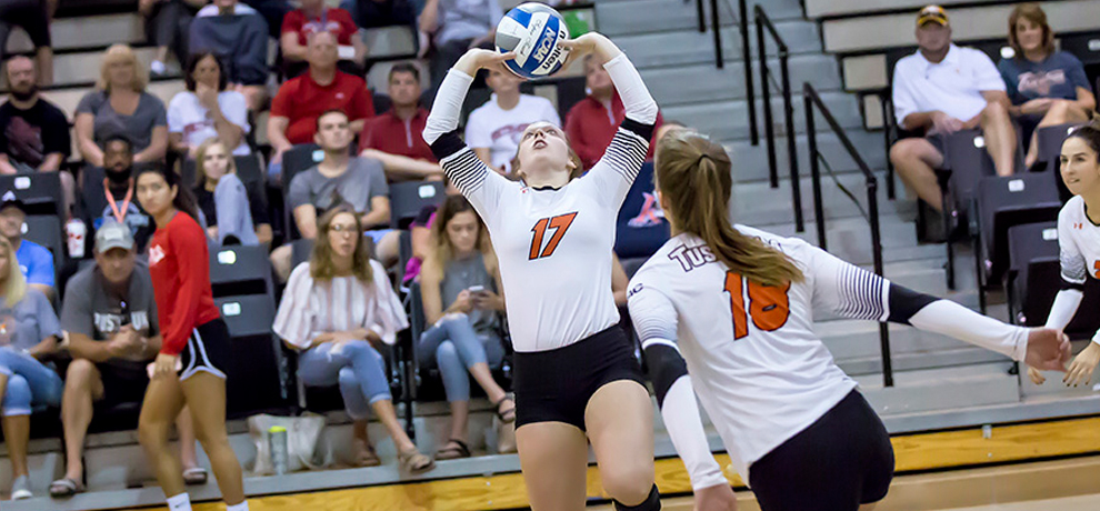 Emily Lawless finished with 17 assists and seven digs against Georgia College (photo by Chuck Williams)