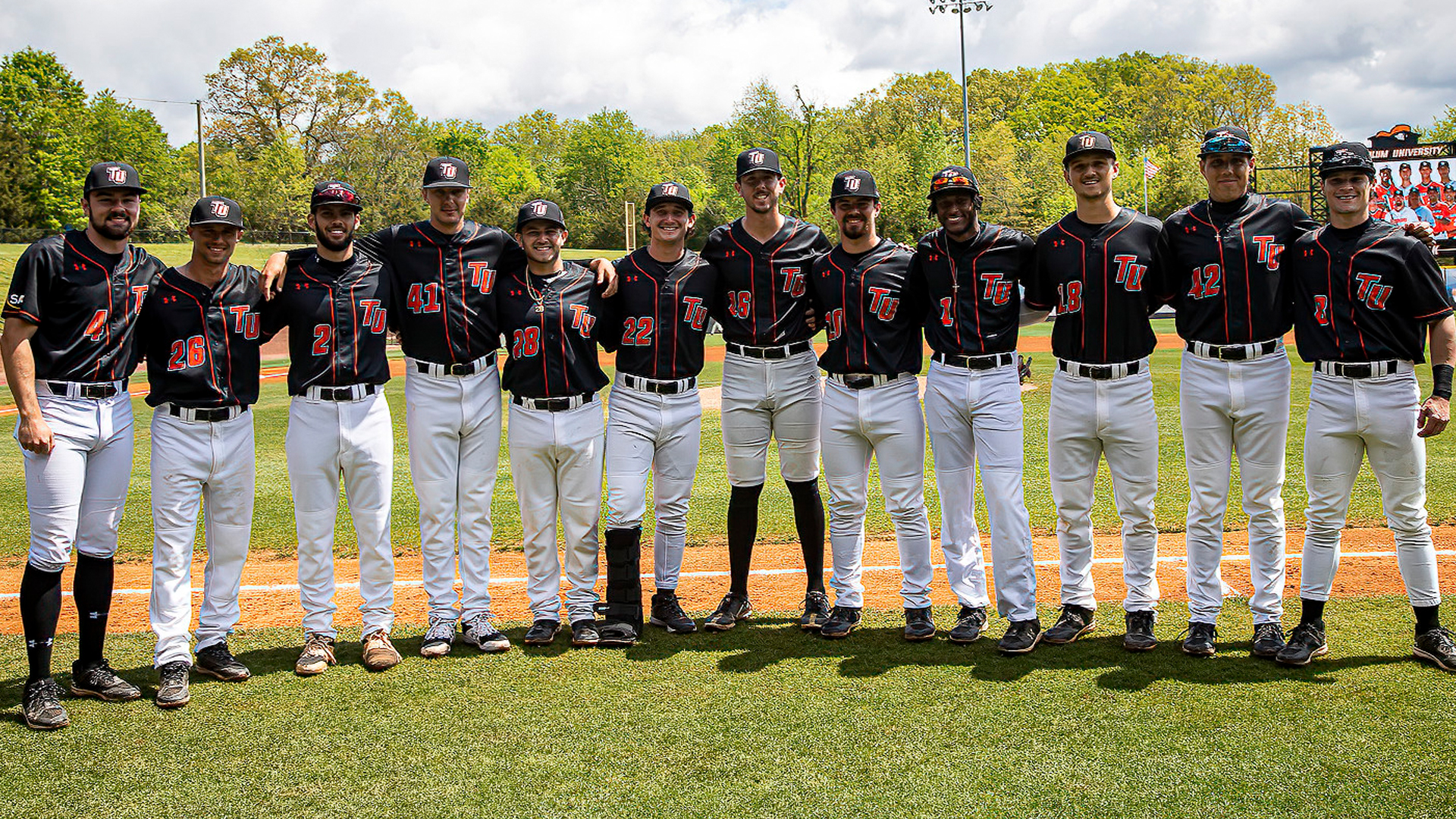 Pioneers earn split on Senior Day, punch ticket for SAC Tournament