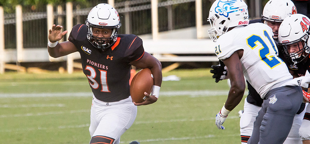 Jordon Shippy rushed for a school-record 258 yards along with 3 TDs in Tusculum's 37-10 win over Limestone (photo by Chuck Williams)
