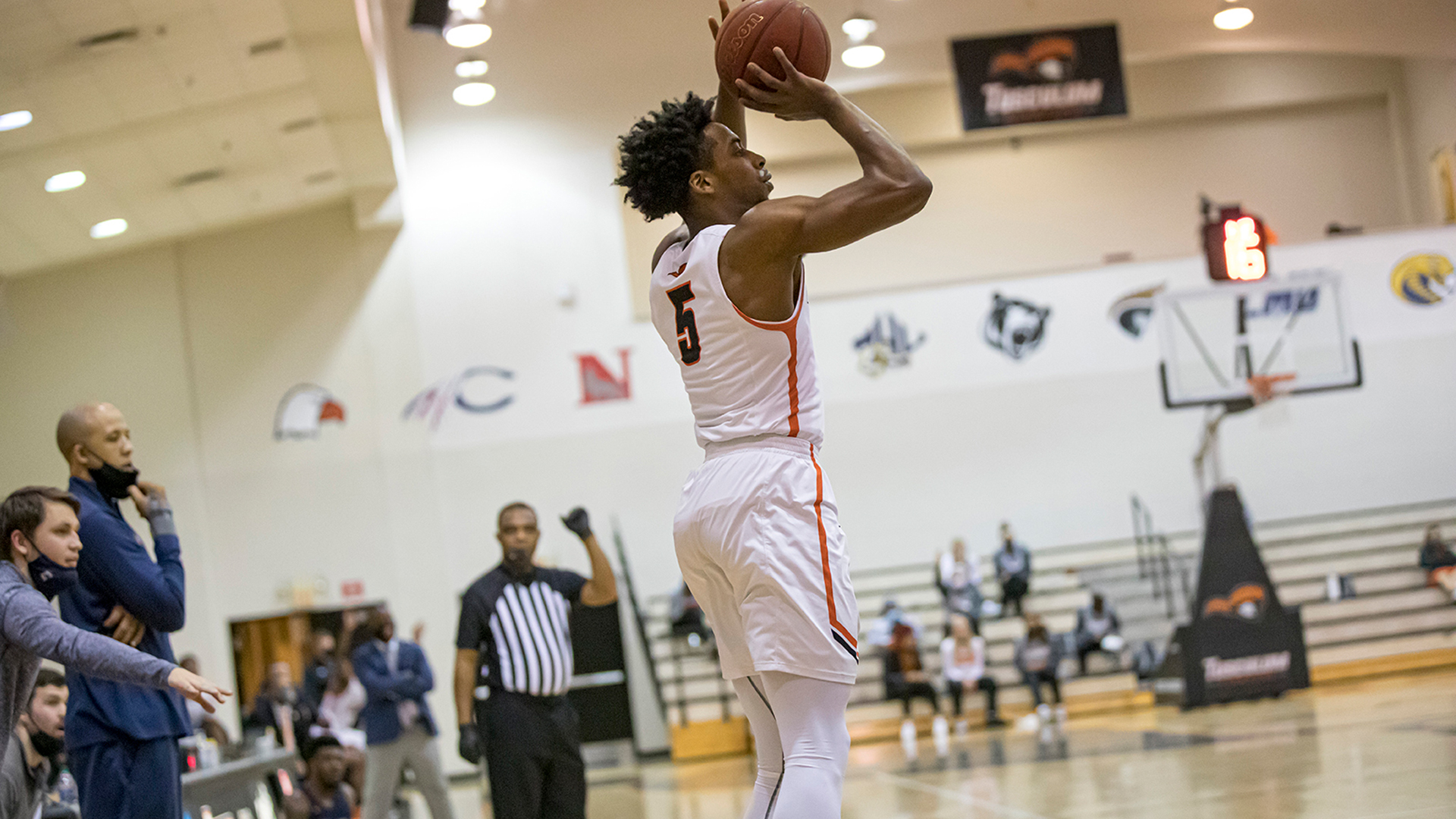 Zack Dixon tallied nine points and three assists in his first career start in his last outing (photo by Chuck Williams)