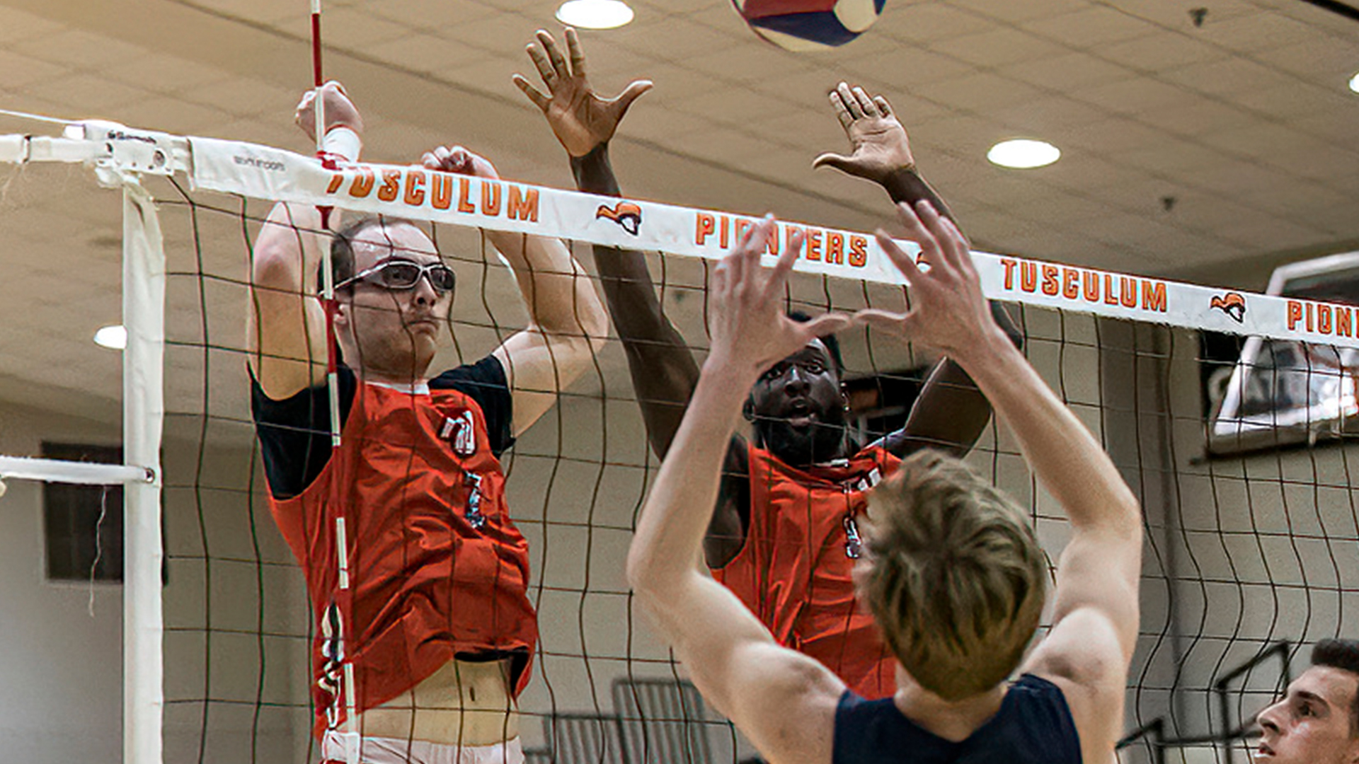 Men's Volleyball falls to LMU in three sets