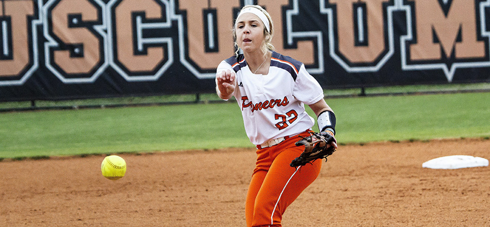Rally in opener sparks Tusculum sweep of Queens