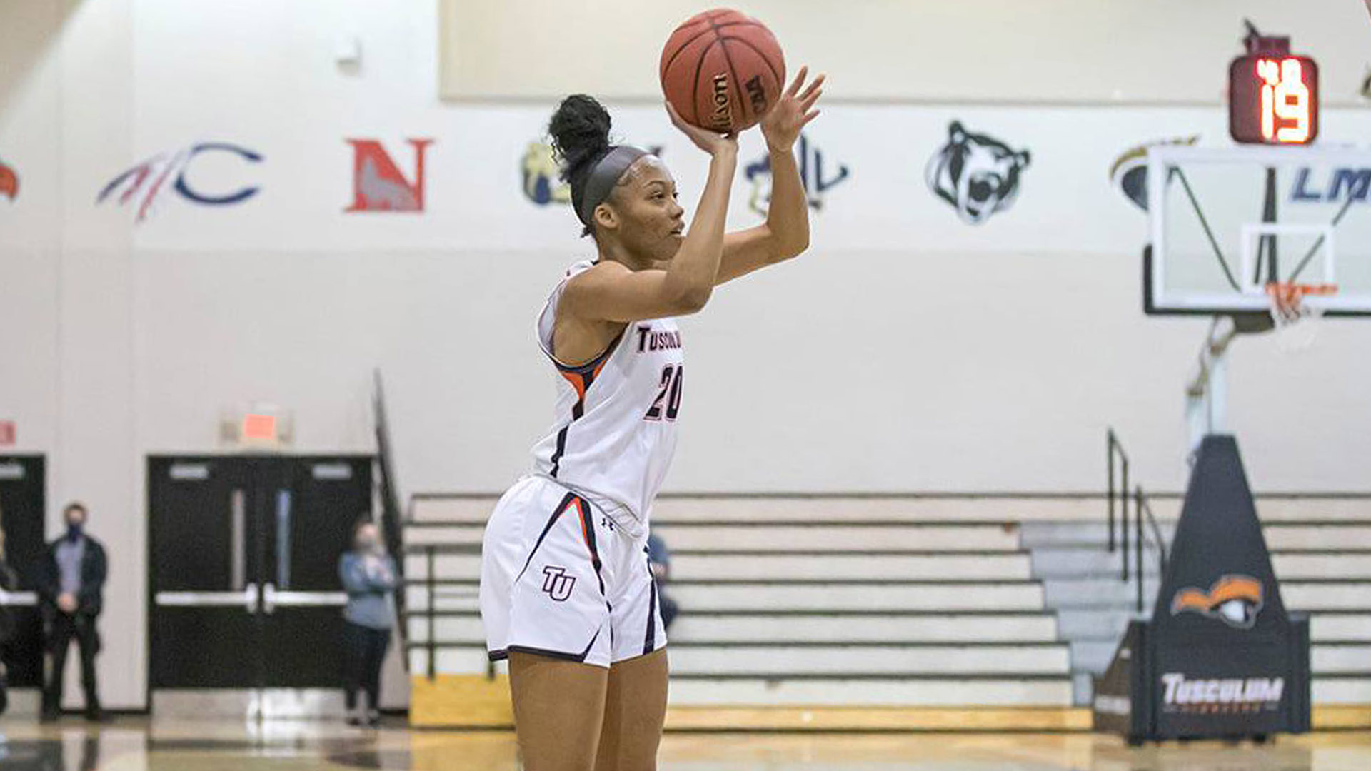 #7 Pioneers rally in fourth for 68-61 win at unbeaten Catawba