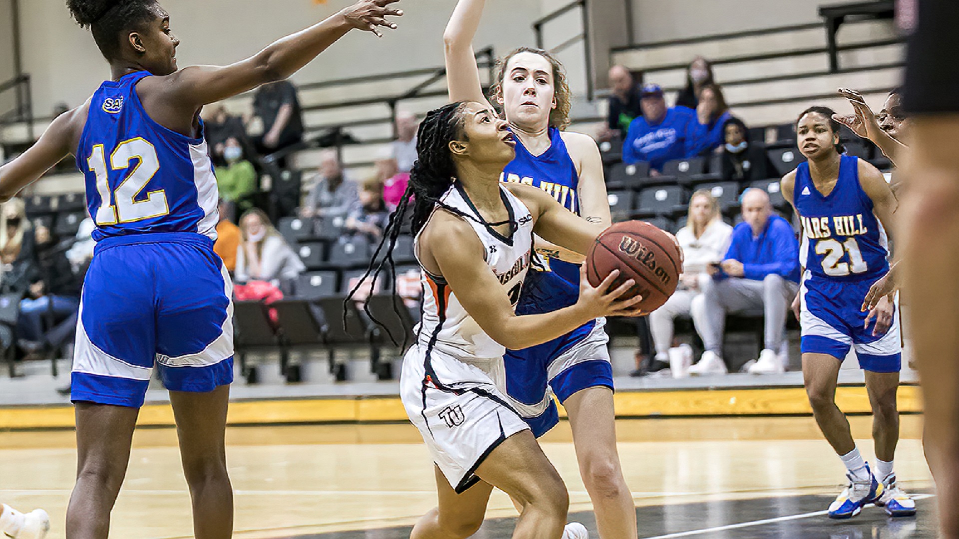 Jalia Arnwine scored a game-high 18 points for the Pioneers against Mars Hill (photo by Chuck Williams)