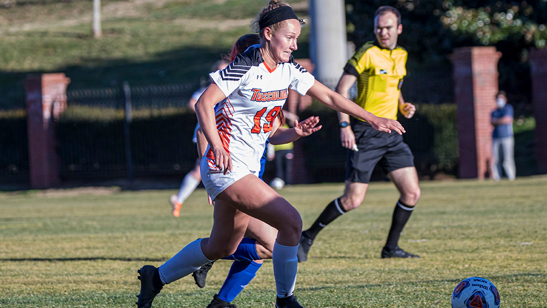 Pioneers open SAC slate with 4-0 win over Mars Hill