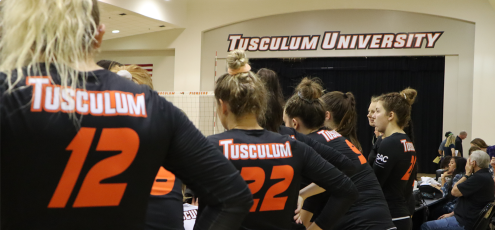 Women's Volleyball Rounds Out Road Trip with Out-of-State Rematches